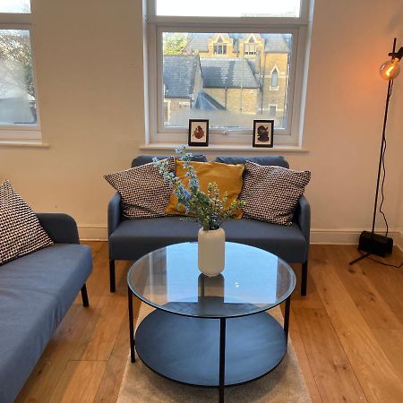 Ferienwohnung Awesome Refurbished 1 Bed Flat Few Steps To High St ! - 2 East House Epsom Exterior foto