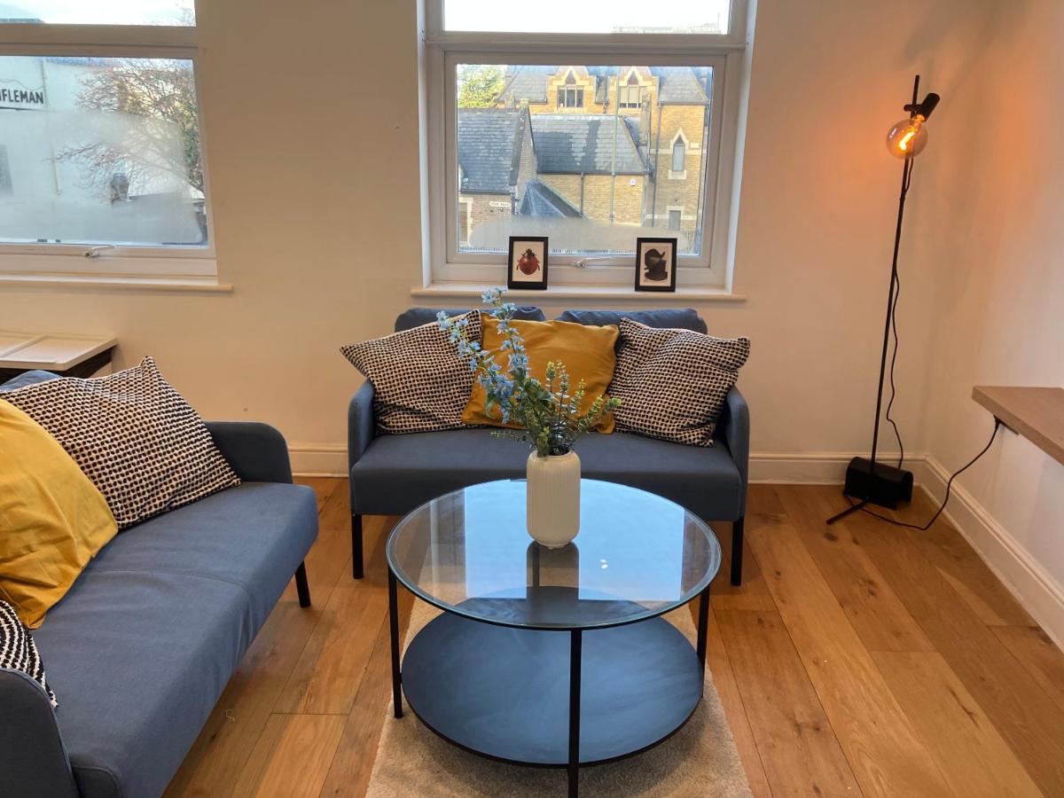 Ferienwohnung Awesome Refurbished 1 Bed Flat Few Steps To High St ! - 2 East House Epsom Exterior foto